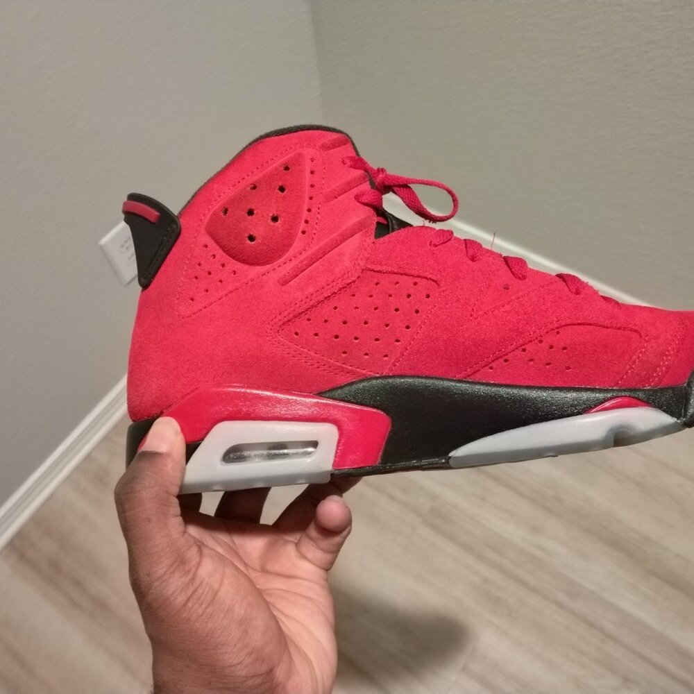 Red Jordan 6